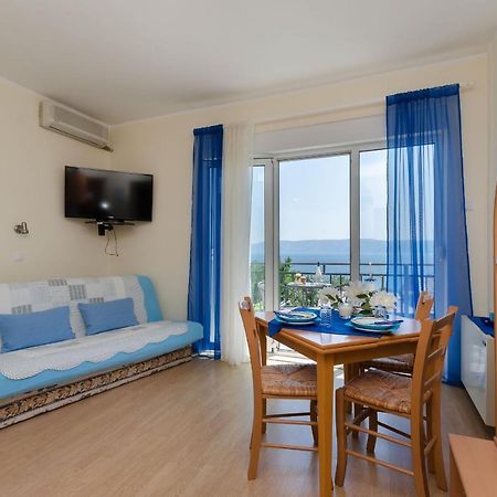 Apartments And Room Drazen Нови Винодолски Екстериор снимка