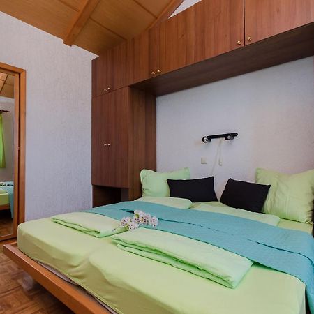 Apartments And Room Drazen Нови Винодолски Екстериор снимка