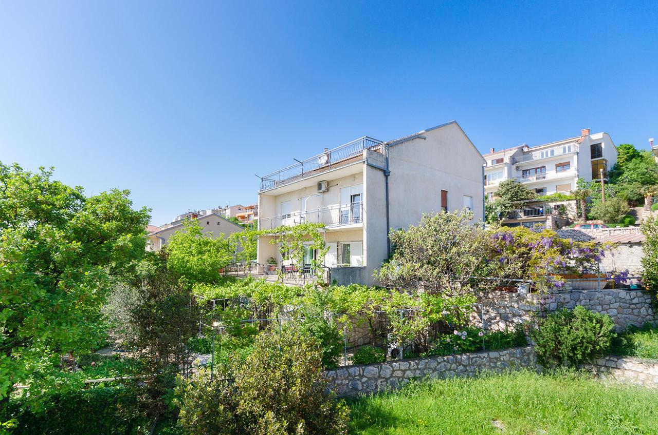 Apartments And Room Drazen Нови Винодолски Екстериор снимка