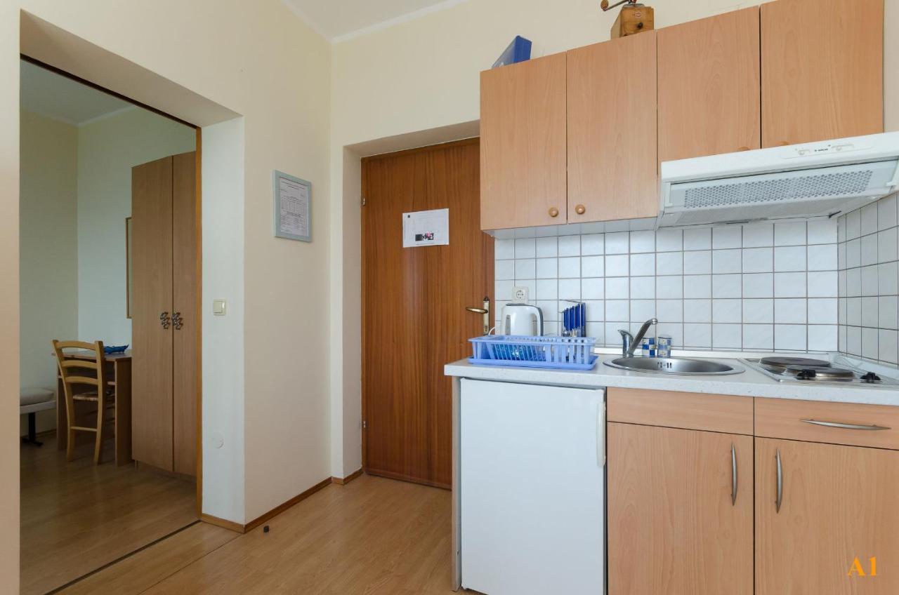 Apartments And Room Drazen Нови Винодолски Екстериор снимка