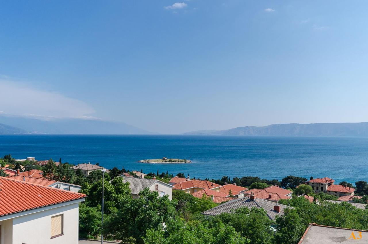 Apartments And Room Drazen Нови Винодолски Екстериор снимка