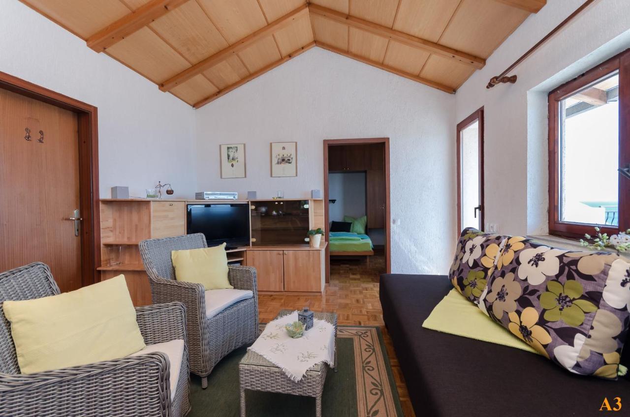Apartments And Room Drazen Нови Винодолски Екстериор снимка