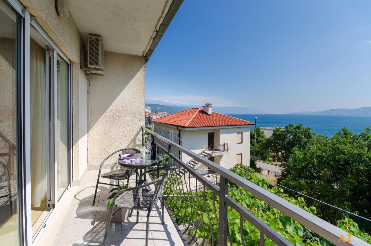 Apartments And Room Drazen Нови Винодолски Екстериор снимка