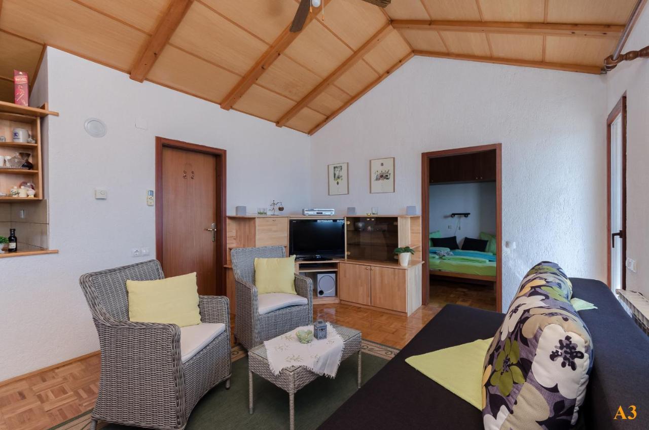 Apartments And Room Drazen Нови Винодолски Екстериор снимка