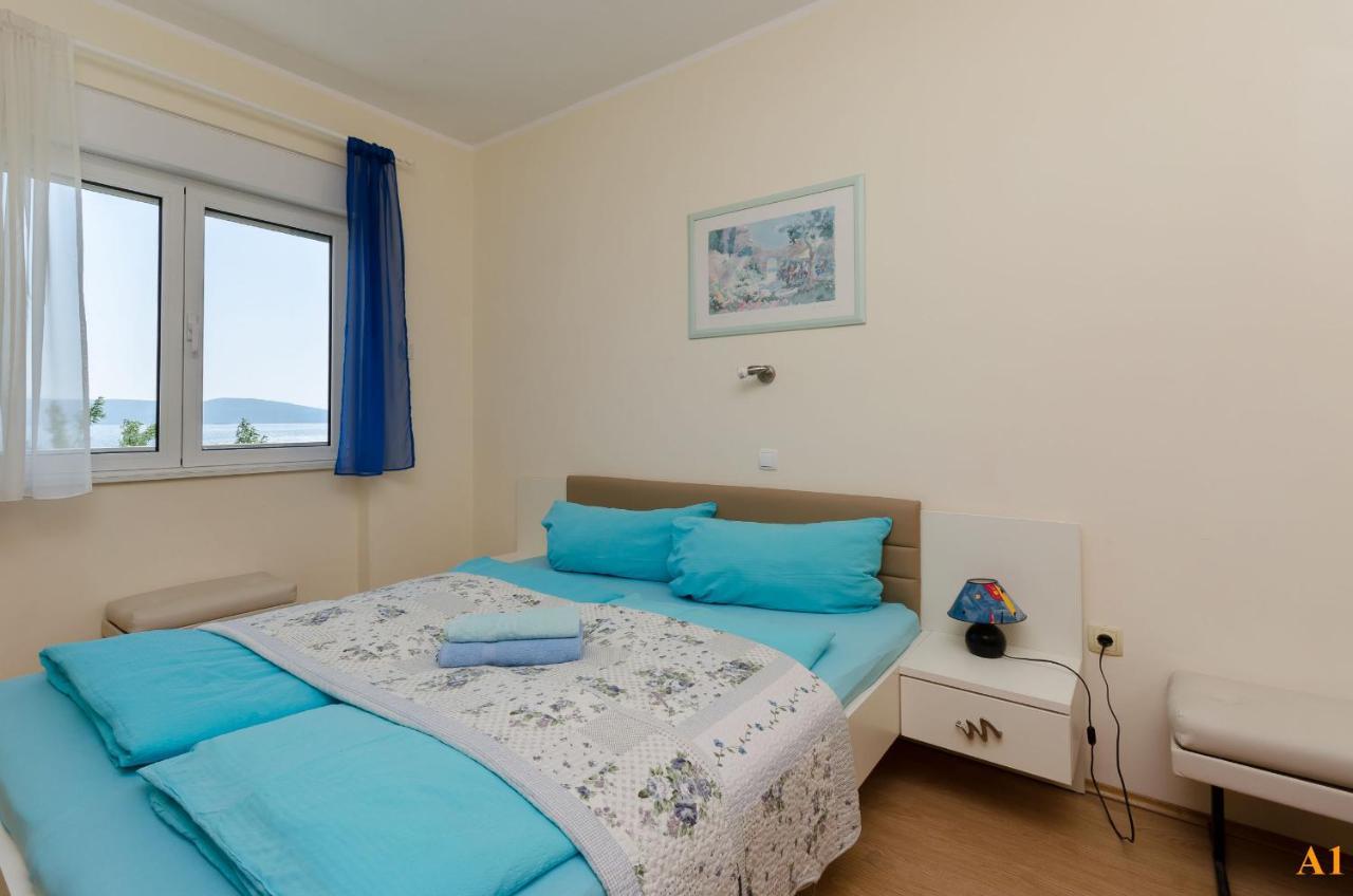 Apartments And Room Drazen Нови Винодолски Екстериор снимка