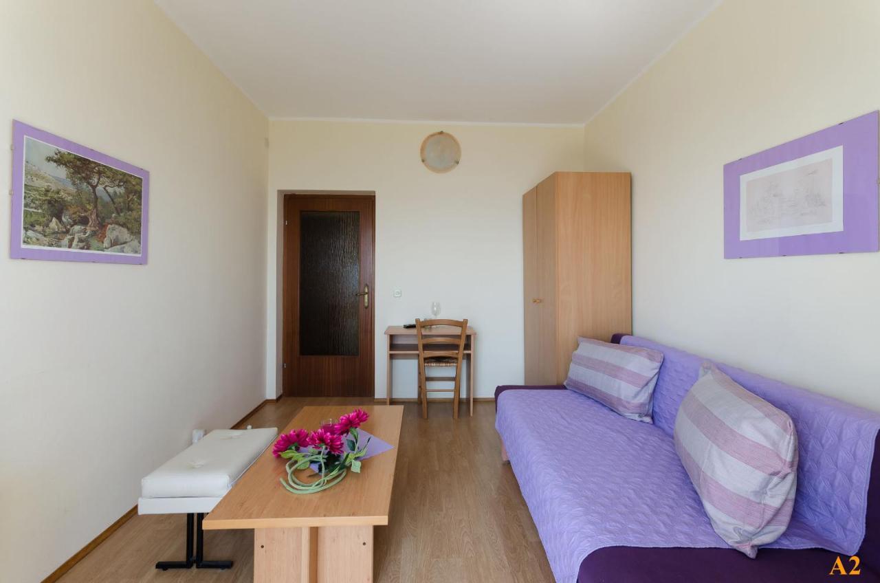 Apartments And Room Drazen Нови Винодолски Екстериор снимка